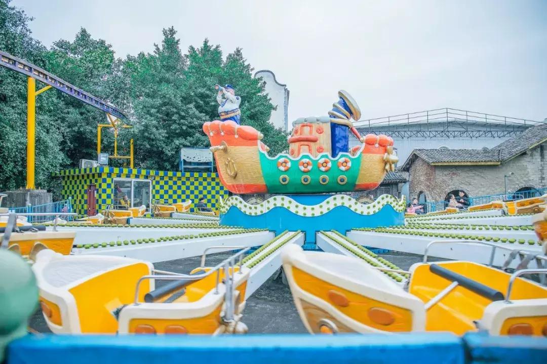 重庆洋人街游乐园大家还记得它吗,重庆洋人街游乐场一飞冲天