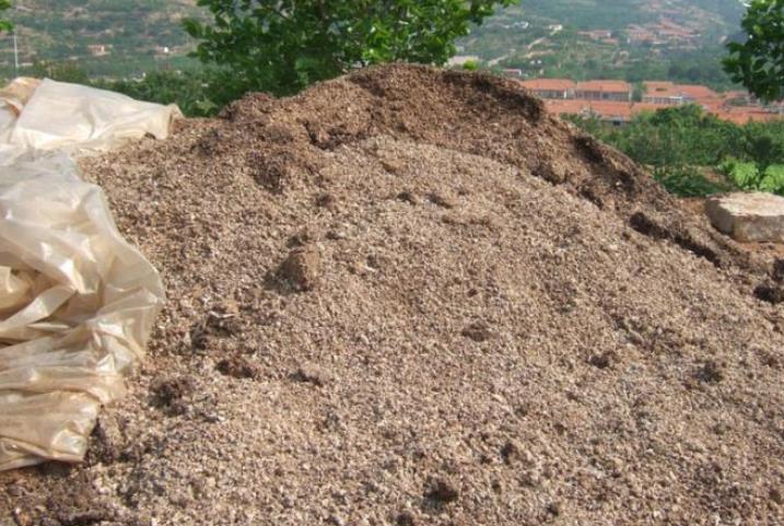 河北腐熟鸡粪有机肥的简单方法,鸡粪怎样发酵最简单要掺土吗