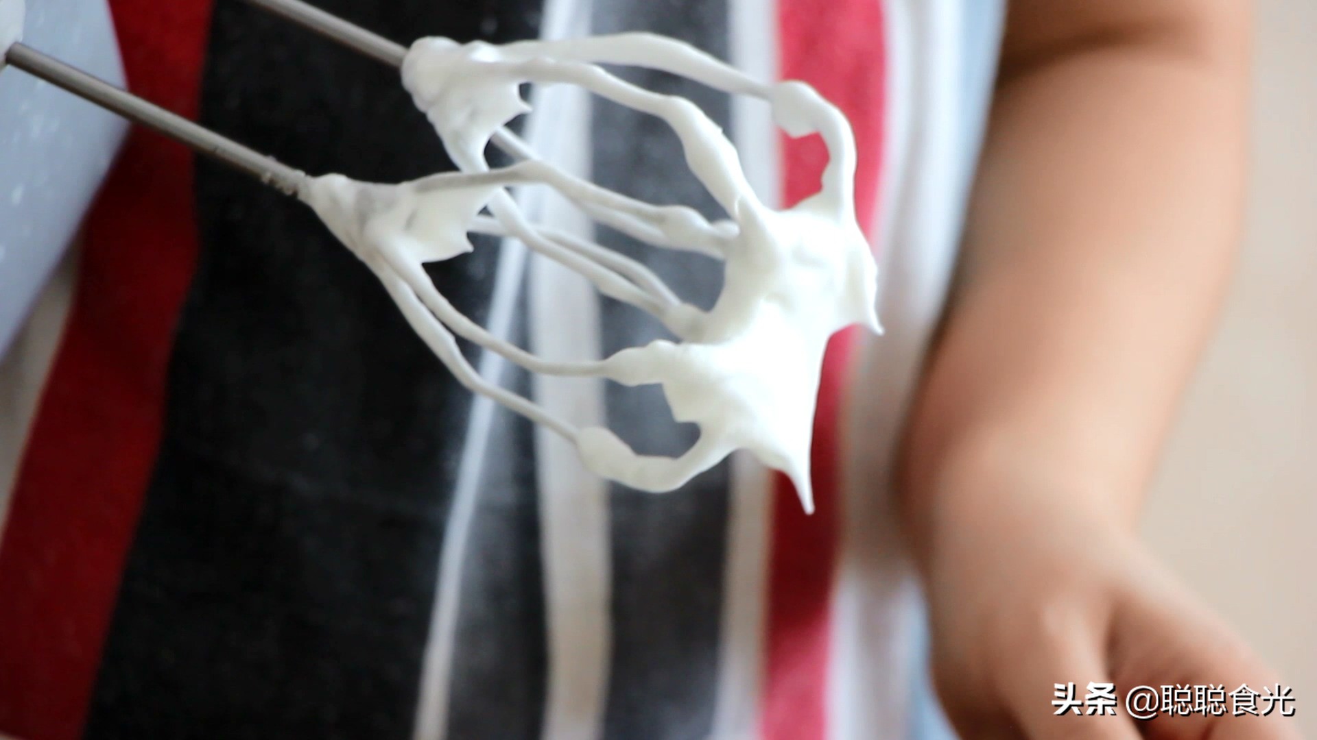 用电饭锅做蛋糕教程不用低筋面粉,鸡蛋面粉怎么用电饭锅做蛋糕