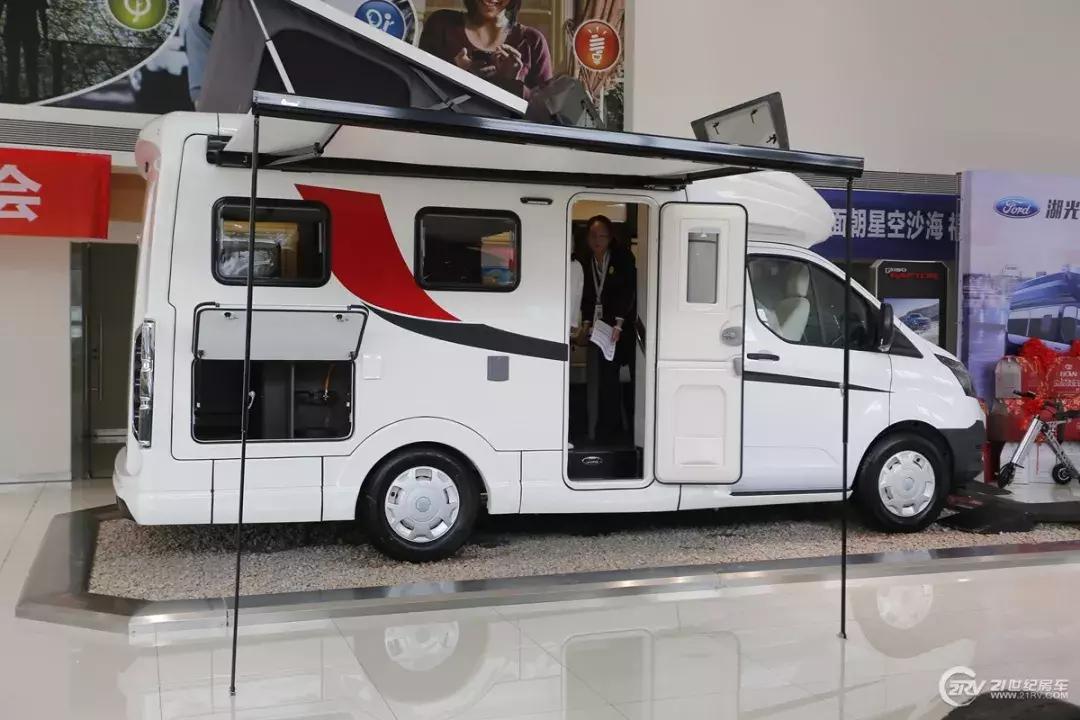 36.98万的轻卡房车,最新款2.5米湖光自动挡房车