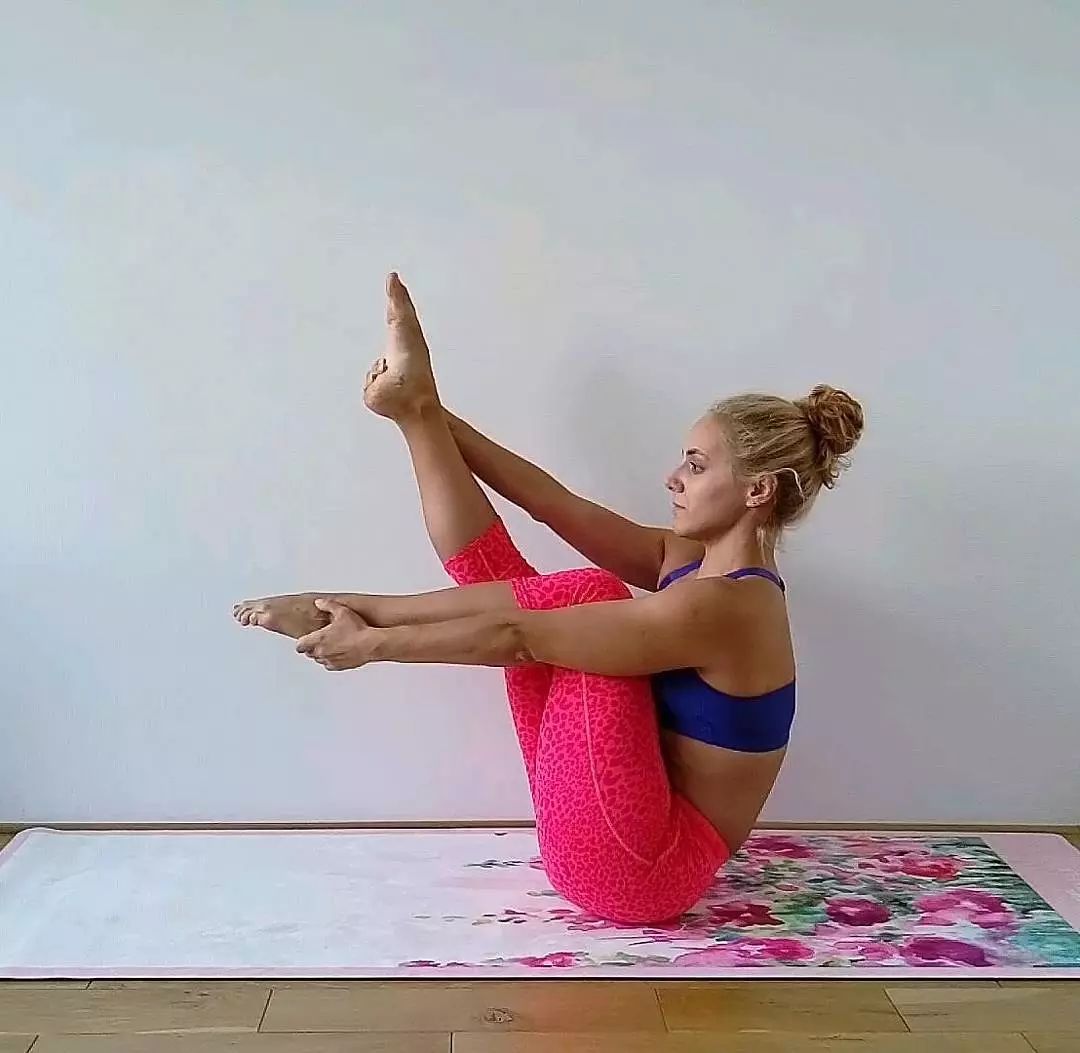 高低肩推背矫正,胸背肩的正确训练顺序