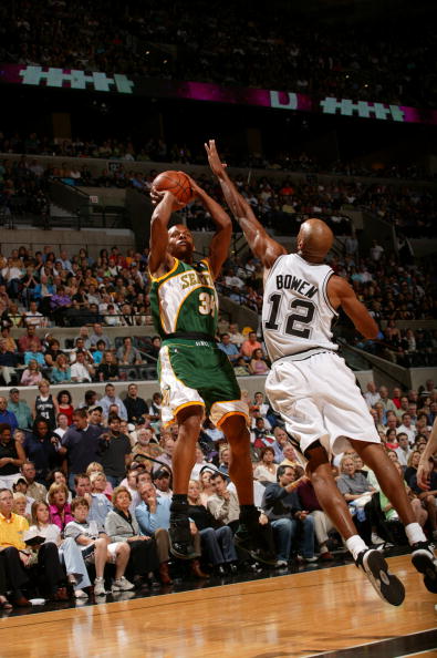 科比谈雷阿伦八记三分总决赛,雷阿伦总决赛对位科比数据