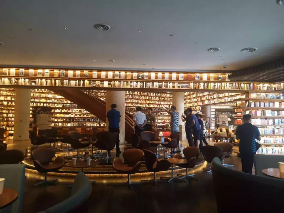 言几又书店西安迈科店,言几又迈科中心旗舰店