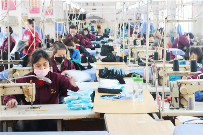 太原“三晋老字号”服装企业把车间当战场打响口罩保供战