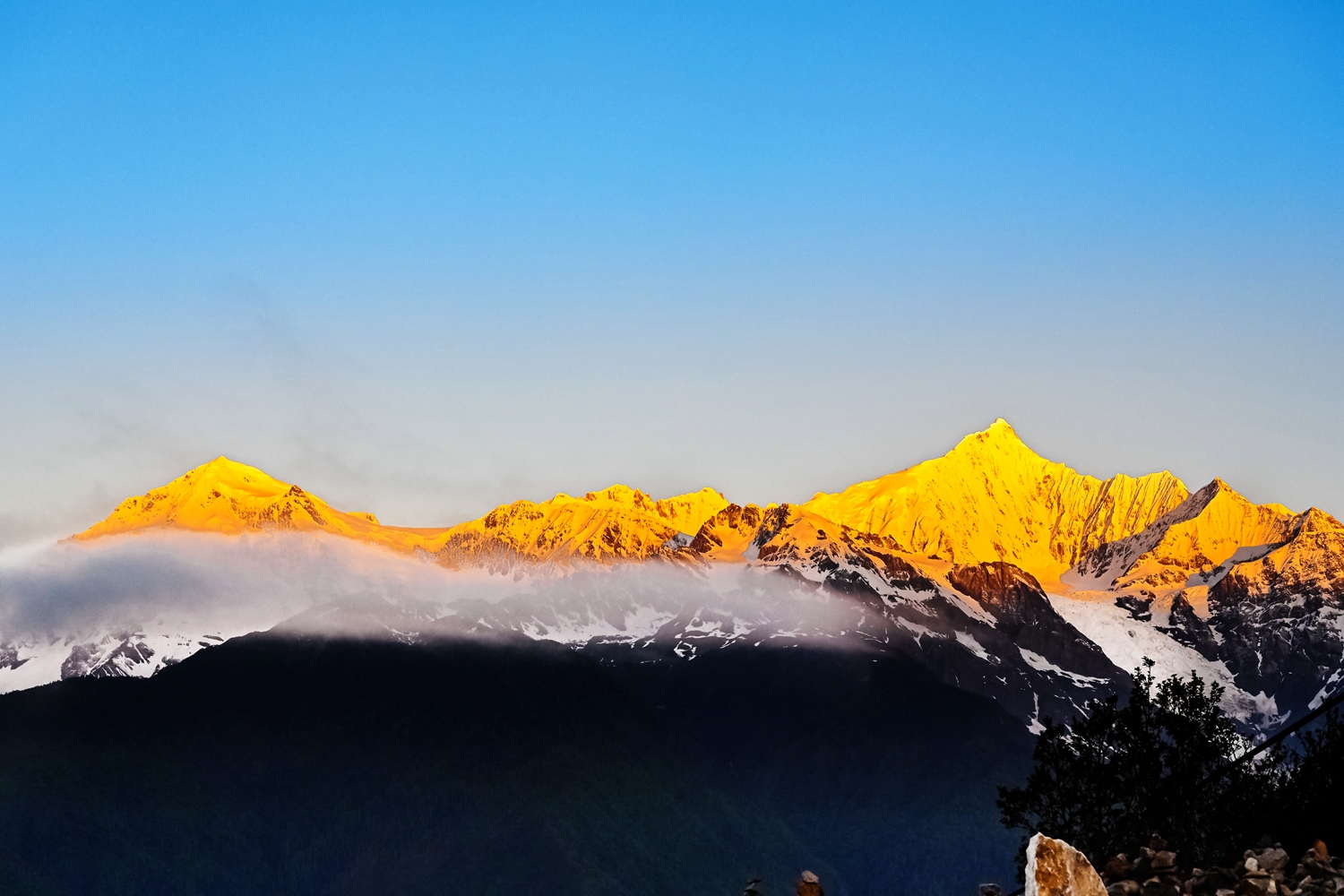 仰望雷克萨斯,卡瓦格博是什么神