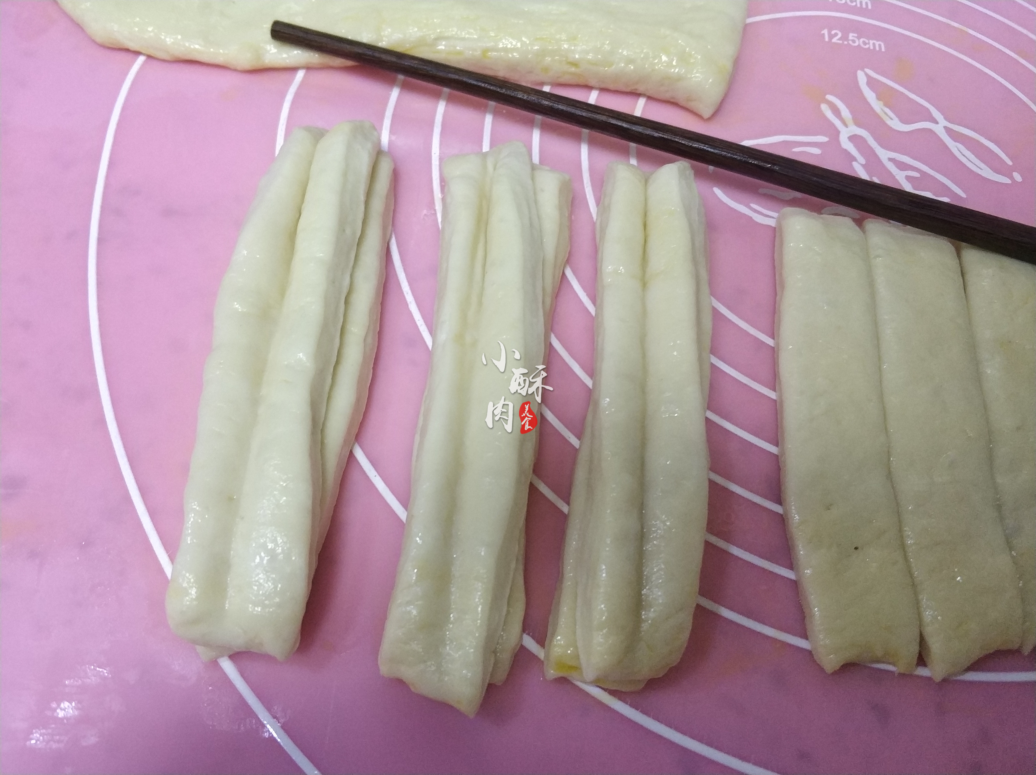 炸油条配方最正宗的做法,全网最好最酥脆的油条配方与教程