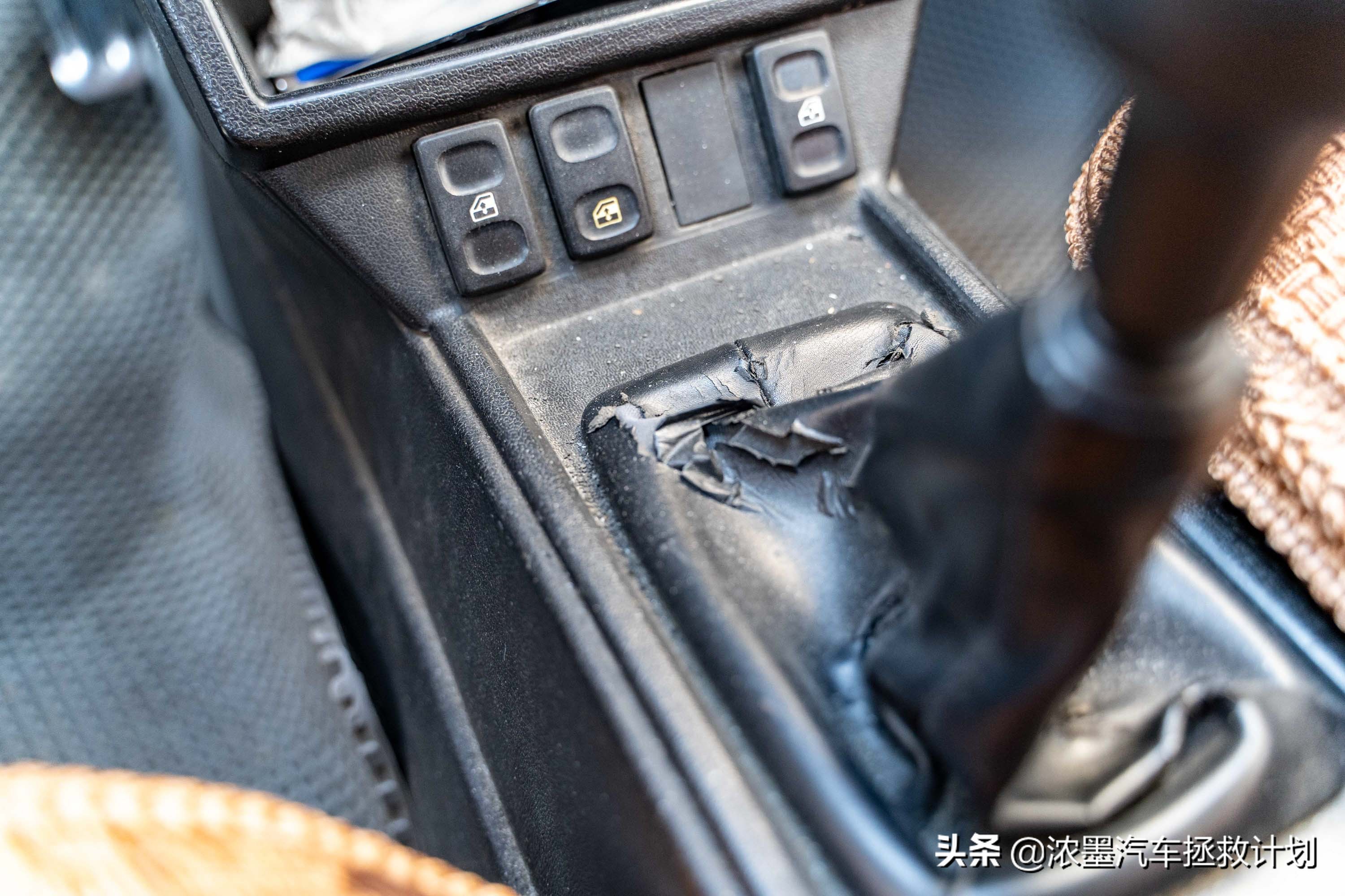 「妙手生花」重建一台战损级桑塔纳，带给它历经千般后的华丽重生