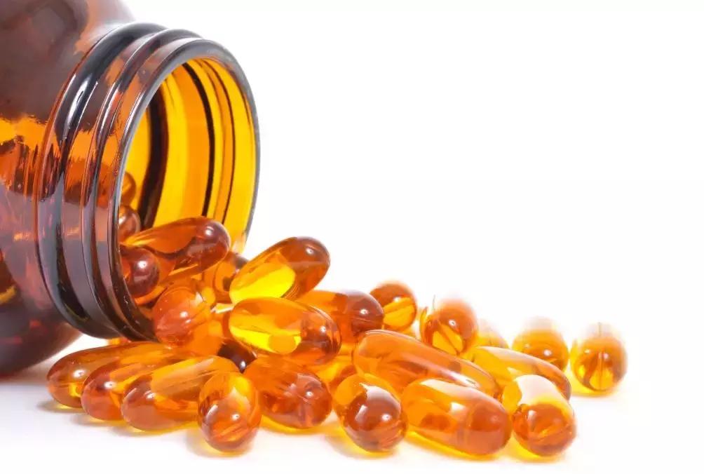 女子用网红椰子油卸妆，结果肿成“猪头”！她犯的错，你还在以身试验吗？