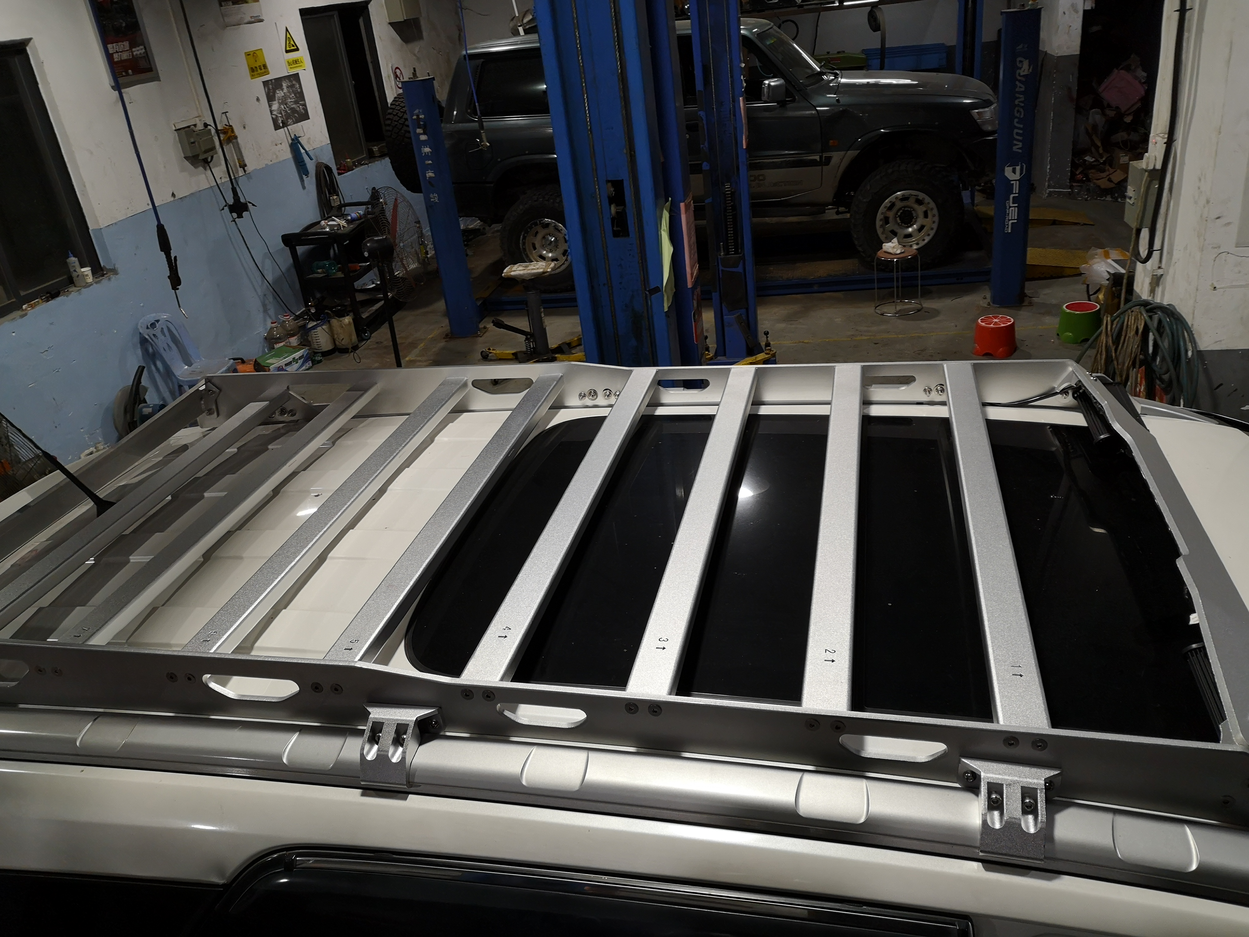 撼路者1.6米行李架车顶框,撼路者铝合金行李框安装