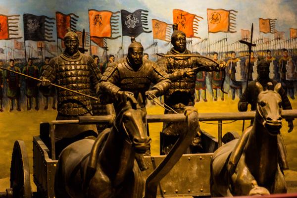 商鞅相秦十年，宗室贵戚多怨望者，但为何变法还会成功