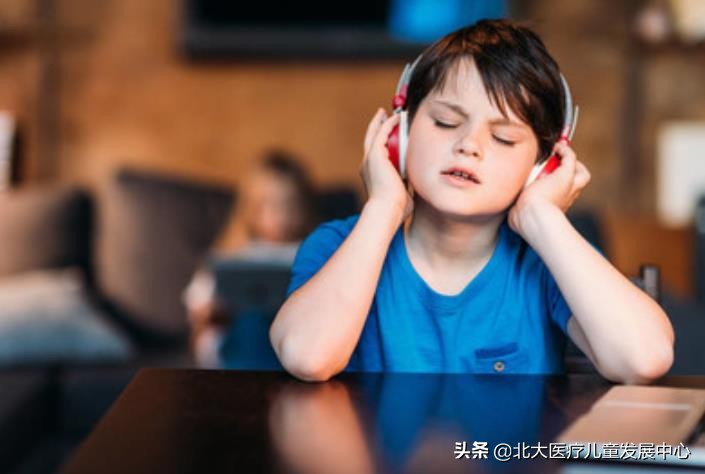 带自闭症的孩子出行的注意事项,自闭症孩子坐地铁不要钱吗