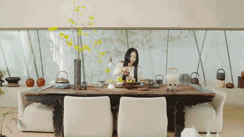 她买下别人挑剩的渣户型，花10年任性改造，浴缸像床那么大