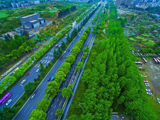 成都城市绿道,成都被山包围