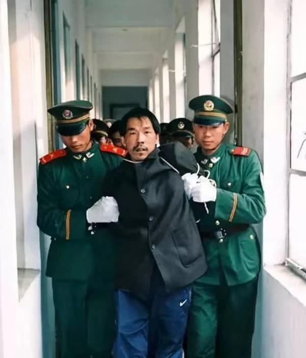 法子英和劳荣枝真实画面,法子英和劳荣枝怎么被发现的