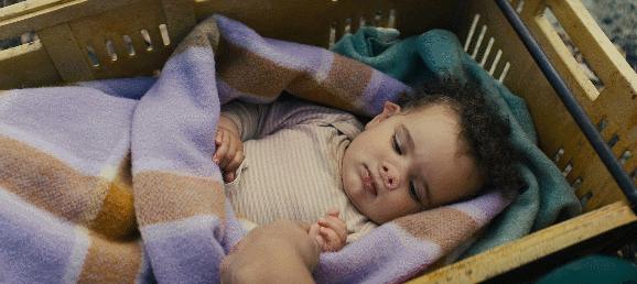 触及各种禁忌点的邪典之作被改编成了电影，一开播就大获好评