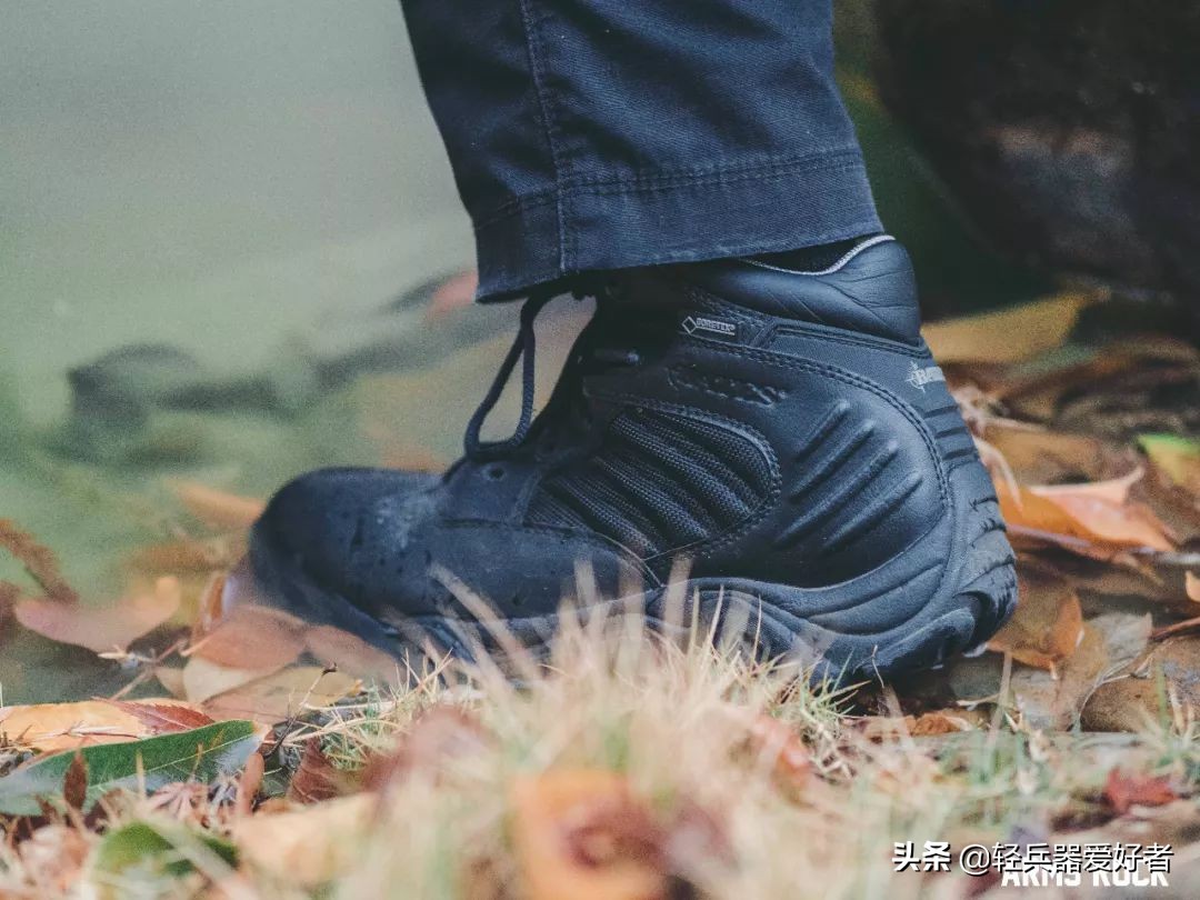 军靴防水测试,军靴透气性