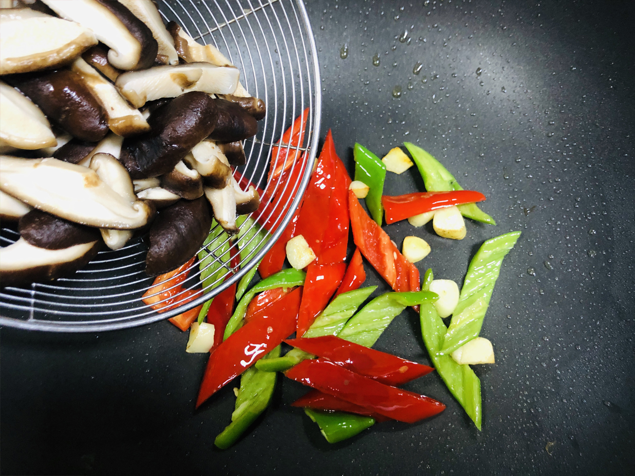 家常菜100道开胃下饭菇类,好吃下饭的菇类家常菜