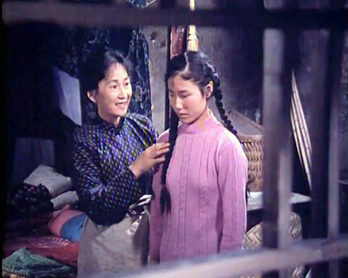 鎴戜滑鏉戦噷鐨勫勾杞讳汉閲戣开婕旇皝,鐢靛奖鎴戜滑鏉戦噷鐨勫勾杞讳汉婕斿憳閲戣开