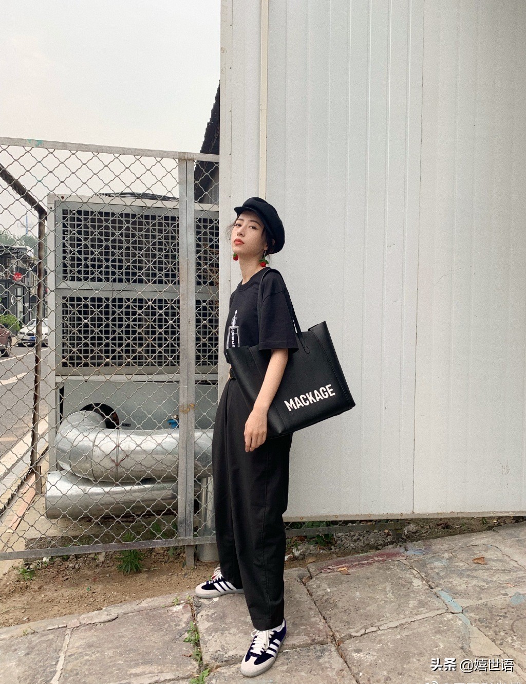 周雨彤穿板鞋图片,周雨彤spell牛仔裤穿搭