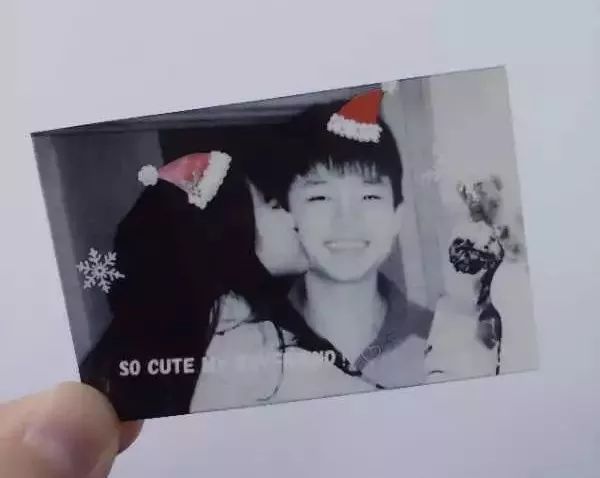 20年来第一次亲嘴，啵一口就跑了|16个巨甜瞬间，看完就恋爱了