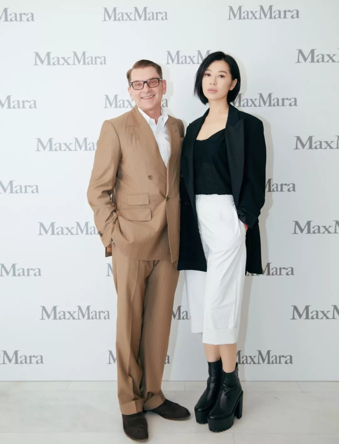 MaxMara男士穿搭,maxmara黑色西装外套怎么搭