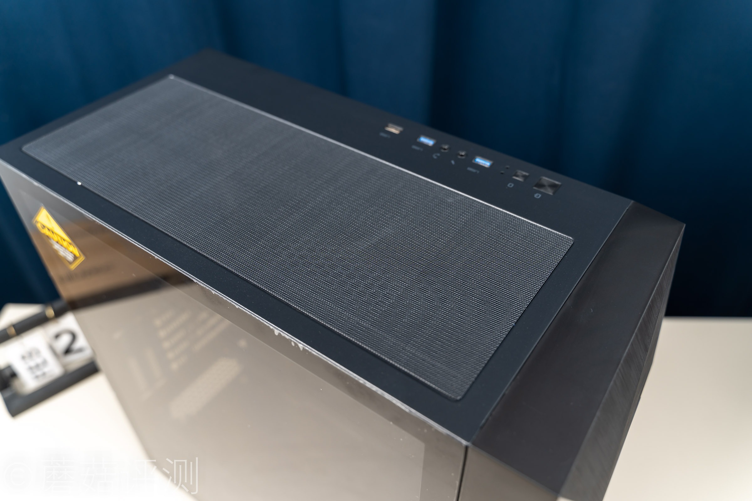 艾湃电竞机箱白色,艾湃电竞水冷评测