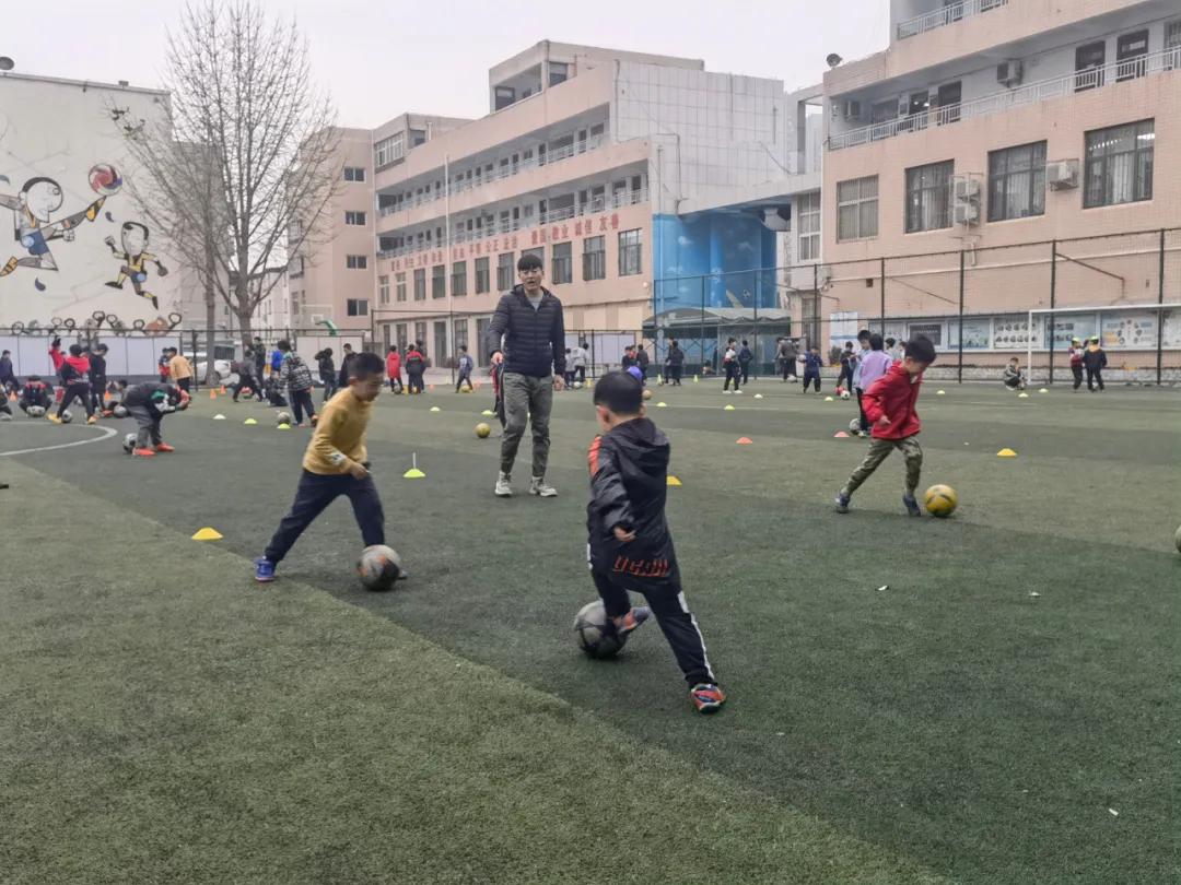 校园足球联赛郑上路,郑州郑上路小学足球队2013