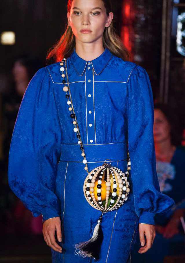 珍珠帽子白色怎么搭配好看,休闲穿搭适合戴的珍珠