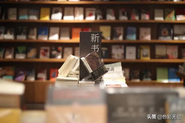 佳能85mm1.2rf对比柔焦版,佳能rf24-105mmf2.8镜头评测