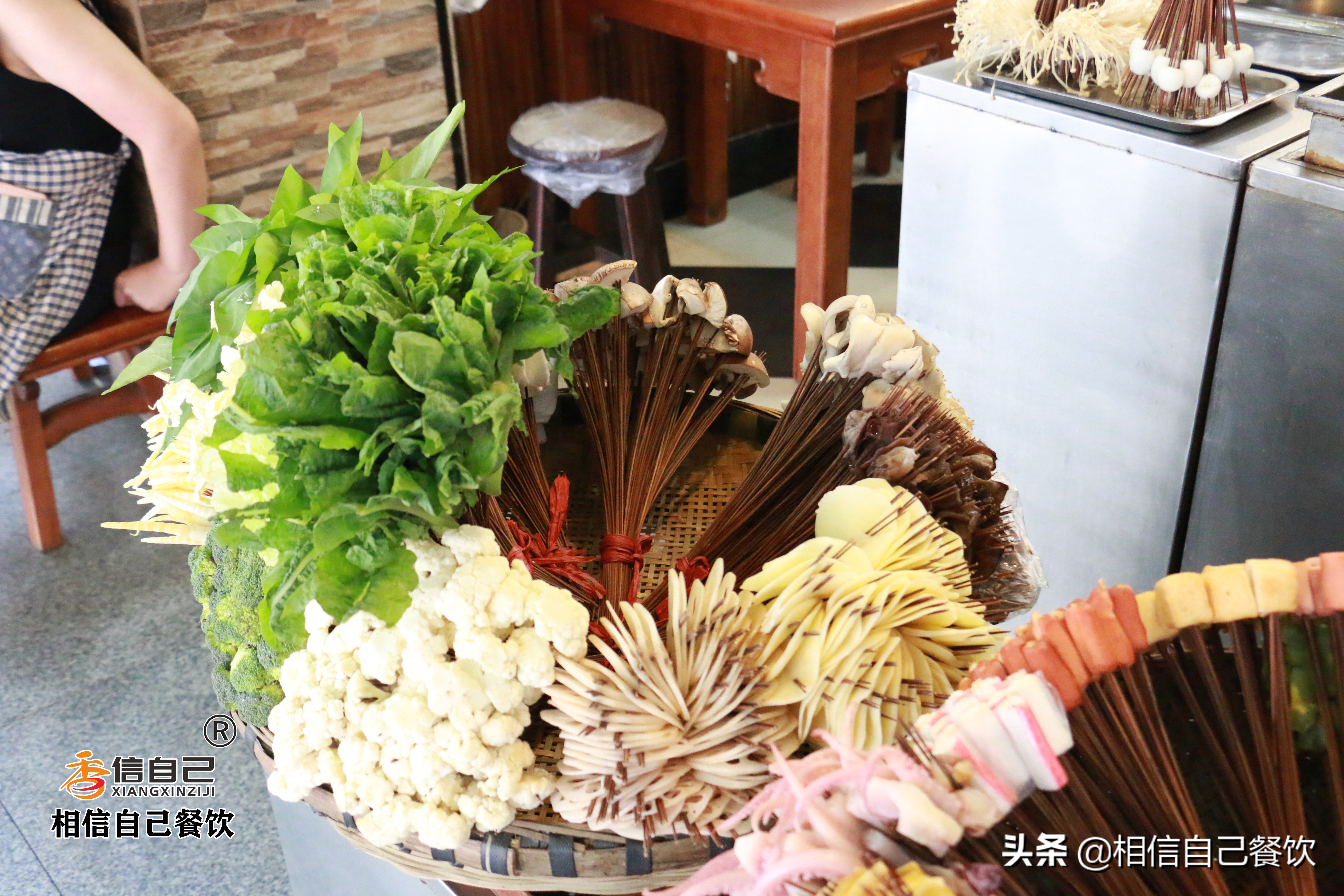 美食串串钵钵鸡加盟,串串香冷锅串串钵钵鸡有什么区别