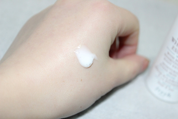 欧莱雅紫熨斗眼霜看起来很廉价,真实有用的眼霜推荐