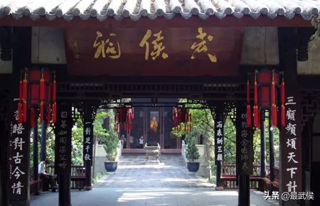 坐上地铁游成都,成都游记地铁