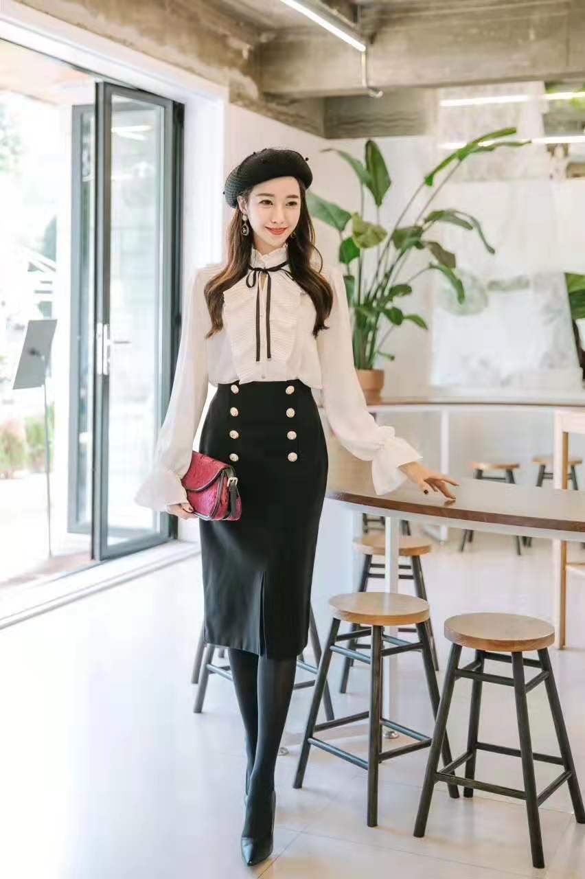 大衣连衣裙秋冬,温柔风连衣裙怎么穿搭