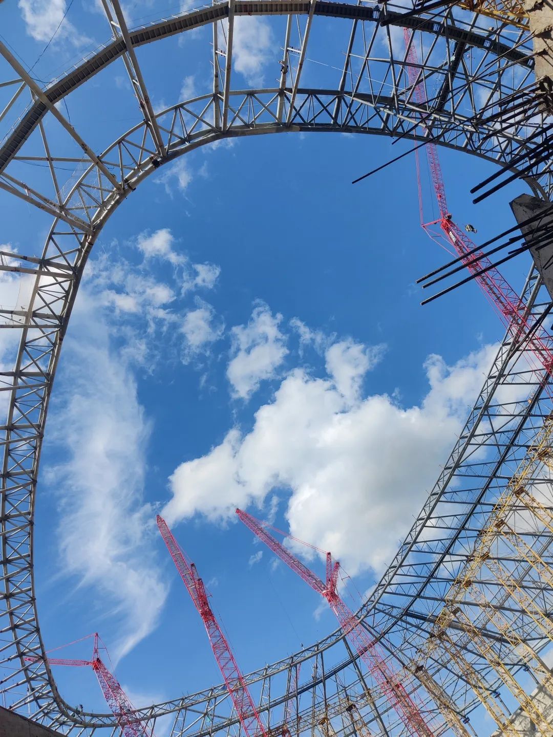 重庆龙兴镇中建八局,重庆龙兴足球场建设单位