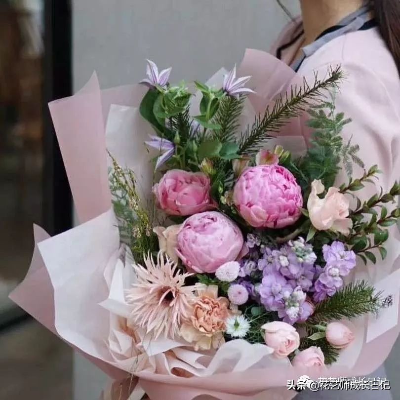 除了康乃馨以外送给妈妈什么花,母亲节送妈妈一束康乃馨