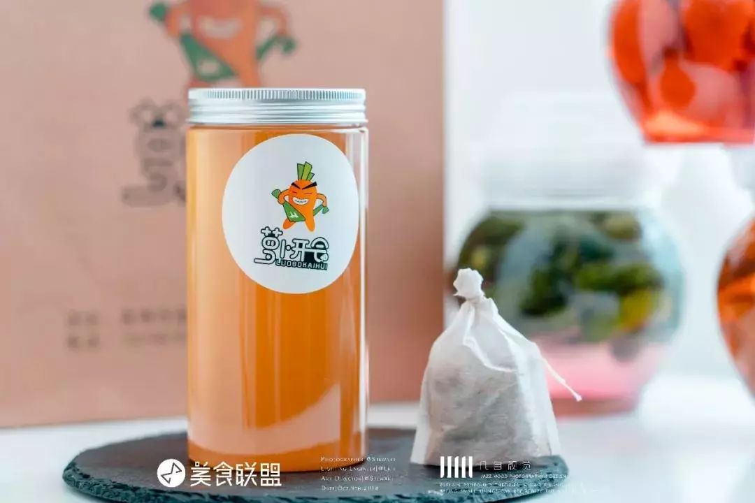 泡菜店一天只卖几百元,昆明白塔路的泡菜