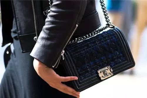 10款永不过时的包包 (十款必备经典包包)