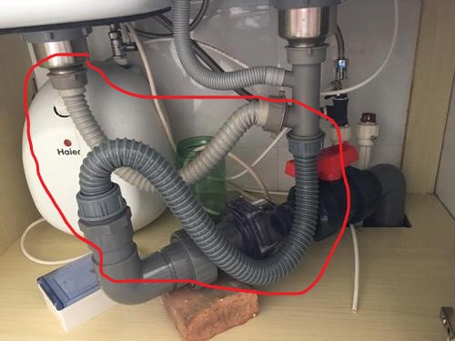 厨房下水道堵塞,白醋和小苏打不管用,老师傅说:还是这个方法好