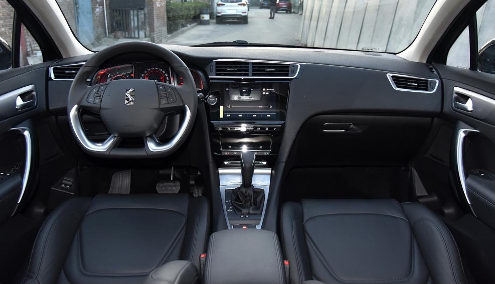 23万买油电还是混动车,23万选插混还是油车