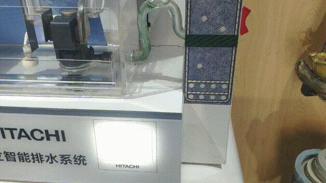 厨房潮湿天花板滴水,房间里的天花板为什么会滴水