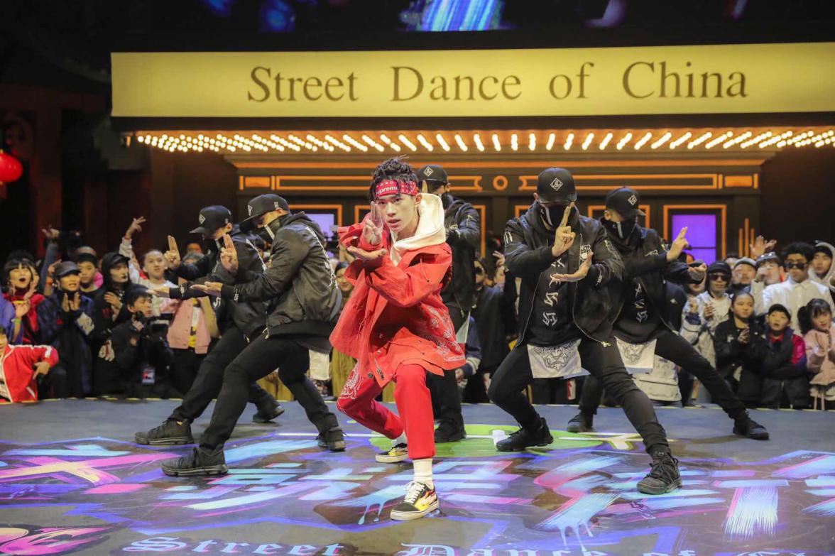 易烊千玺十八岁成人礼王源王俊凯,易烊千玺十八岁成人礼在哪看回放