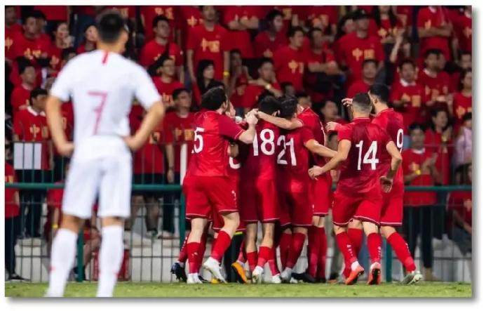 如何反驳不会踢球就不能骂国足,如果有人骂国足怎么回应