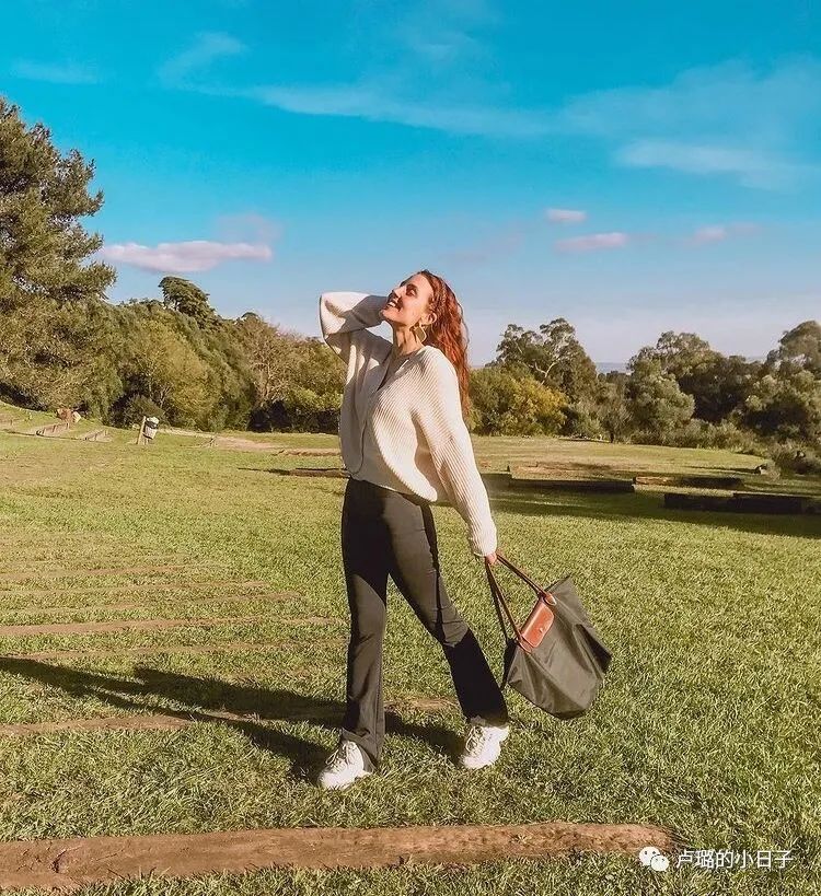 最有权势的德国总理天天背的千元包，这个法国的品牌到底多好用