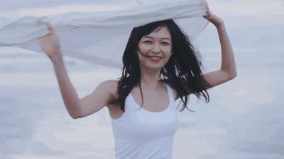 张韶涵逆境中成长,张韶涵日常披发造型