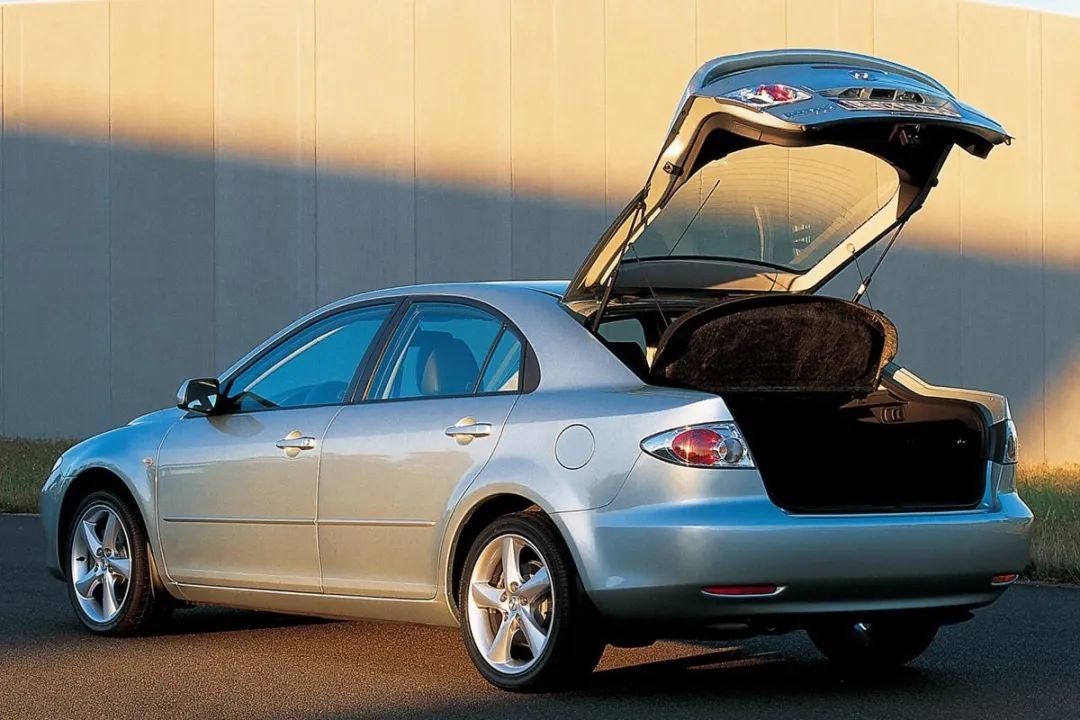 2024款奔驰哪一款最值得买,2手奔驰哪款车最值得入手