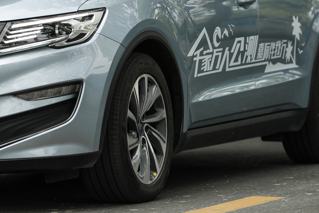 底盘好驾驶感受优秀的省油小车车,20万内值得入手的mpv试驾吉利嘉际