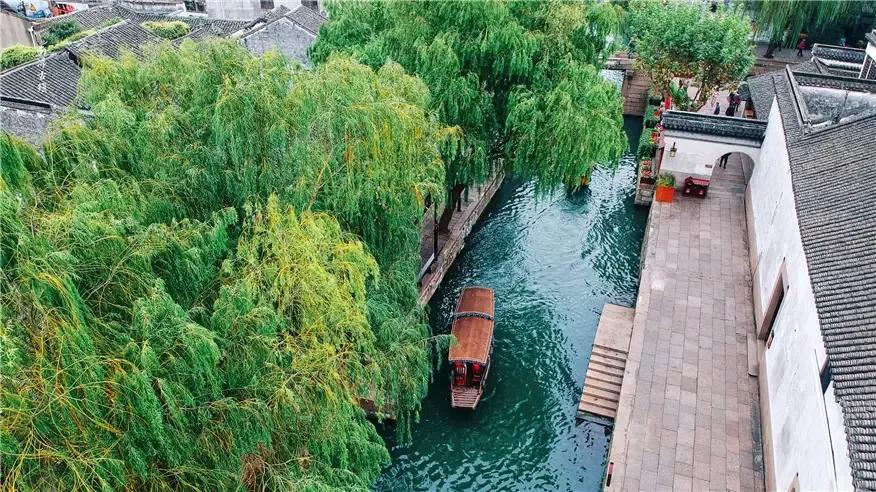 跟水晶晶女孩看水晶晶南浔，原来南浔古镇是非常宜居养老的好地方