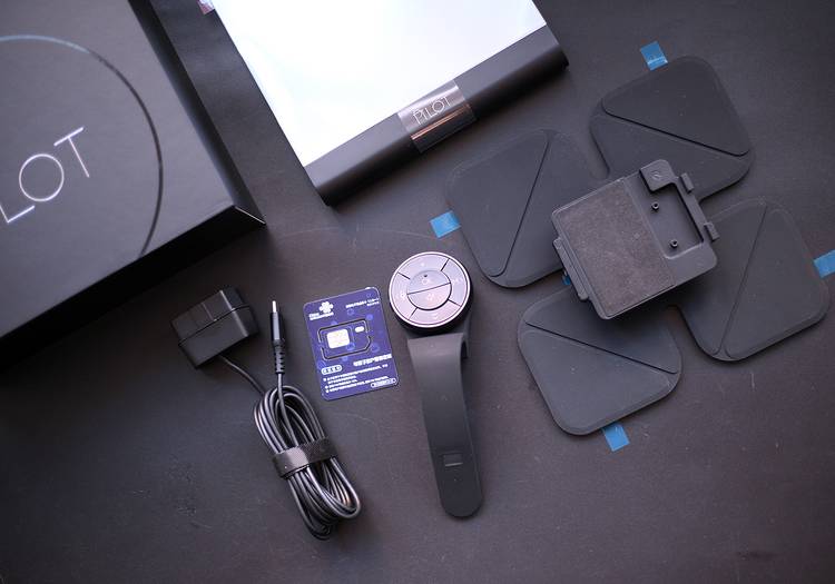 百路达HUD:听歌追剧看小猪佩奇?这才是车载导航的正确打开方式