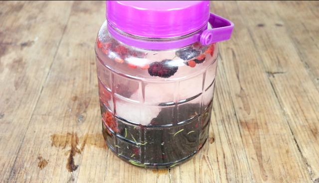 桑葚泡酒的正宗做法大全,桑葚泡酒的简单做法