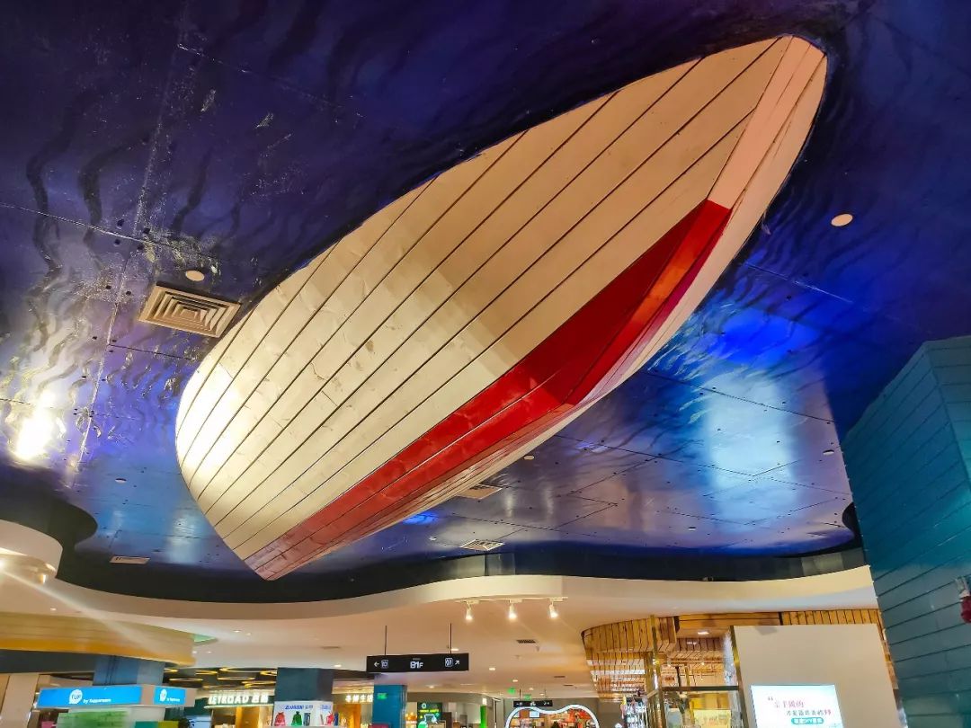 西安银泰百货曲江店附近地铁口,西安银泰百货曲江店在西安哪里